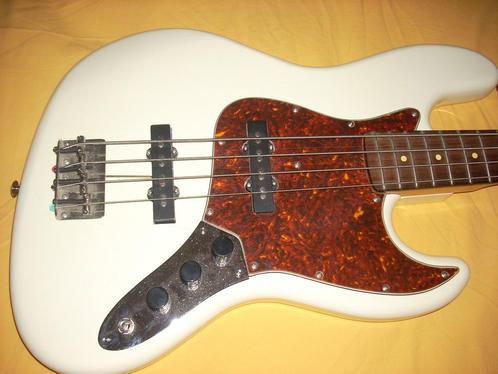 450 Euros Basse Young Chang Collector de 1989, Musique & Instruments, Instruments à corde | Guitares | Basses, Comme neuf, Électrique