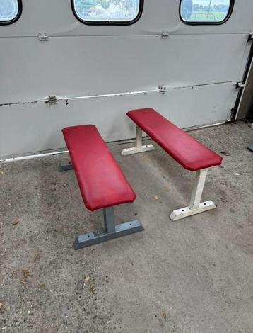 Gym 80 flat benches / bankjes beschikbaar voor biedingen