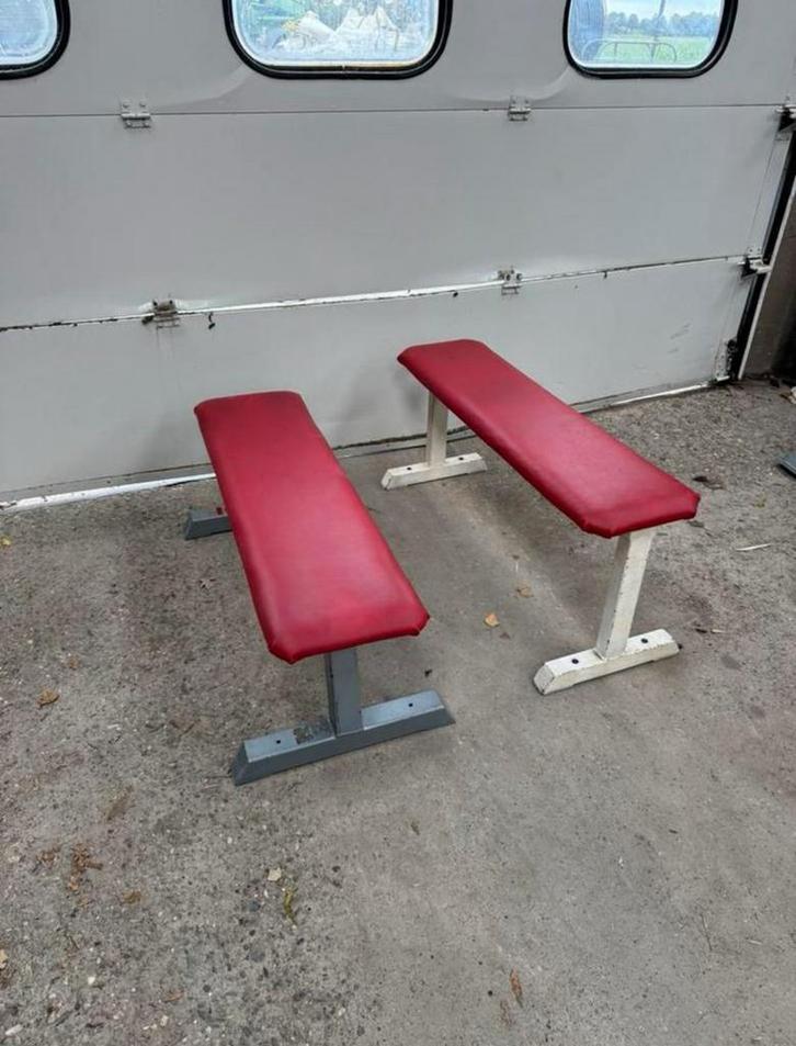 Gym 80 flat benches / bankjes, Sport en Fitness, Fitnessmaterialen, Gebruikt, Overige typen, Armen, Benen, Borst, Buik, Rug, Ophalen