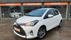 Toyota Yaris, 1.3i benzine, 2016, 33.981km's, GPS + Garantie, Auto's, Bluetooth, Wit, 1329 cc, Bedrijf