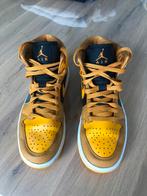 Nike air Jordan 1 mid maat 38,5, Ophalen of Verzenden, Gebruikt, Schoenen