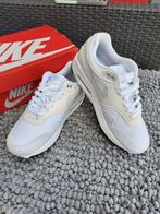 Nike Air Max 1 87" maat 39/25cm Wit/Voetbal/Grijs unisex, Sport en Fitness, Basketbal, Ophalen of Verzenden, Nieuw, Schoenen