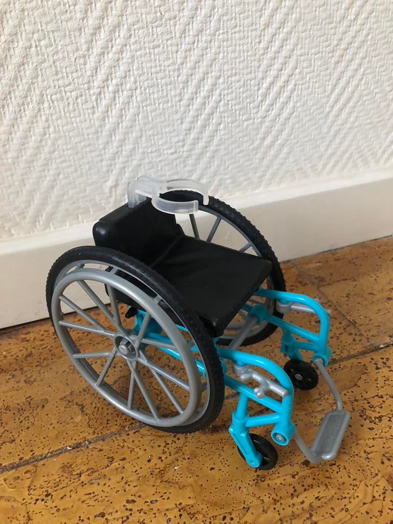 Barbie rolstoel, Kinderen en Baby's, Ophalen, Zo goed als nieuw