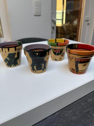 Kunstzinnige handbeschilderde mini bloempotjes – set van 4 beschikbaar voor biedingen