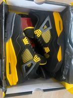 Jordan 4 yellow thunder, Sneakers, Jordan, Zo goed als nieuw, Zwart