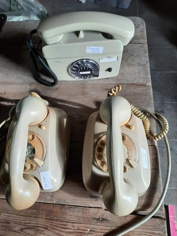 3 oude telefoons Siemens uit de jaren 1970 beschikbaar voor biedingen