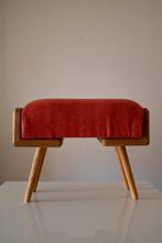 Design krukje/ voetenbank, Huis en Inrichting, Zetels | Voetbanken en poefs, Ophalen, Nieuw, Minder dan 50 cm, Handwerk