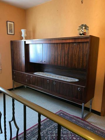 Vintage buffetkast in palissander beschikbaar voor biedingen