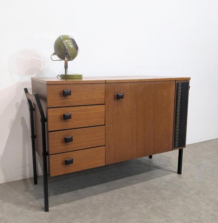 Hulpmeubilair: tv, bar, naaiwerk, Hobby en Vrije tijd, Naaien en Fournituren, Ophalen