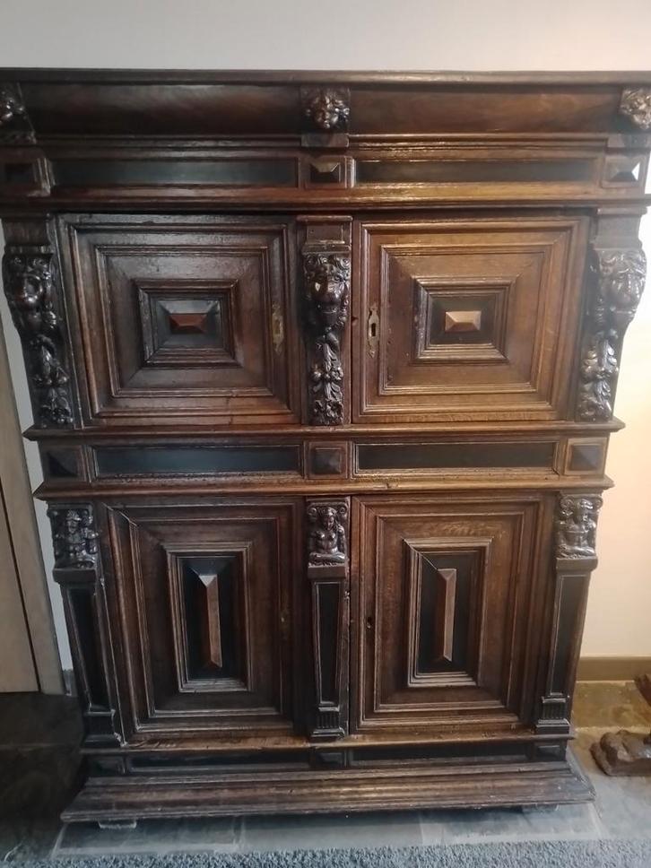 Prachtige Vlaamse kast uit de 17e.eeuw, Antiquités & Art, Antiquités | Meubles | Armoires, Enlèvement