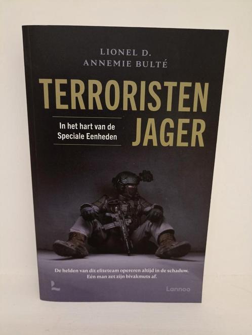 Terroristenjager Lionel D./ Annemie Bulte, Livres, Guerre & Militaire, Comme neuf, Enlèvement ou Envoi