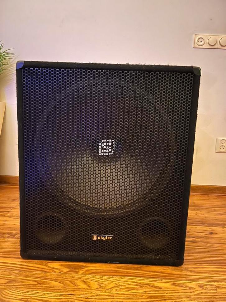 Skytec SMWA18 Subwoofer Krachtige 18” Basmachine 1000W, Muziek en Instrumenten, Versterkers | Keyboard, Monitor en PA, Zo goed als nieuw