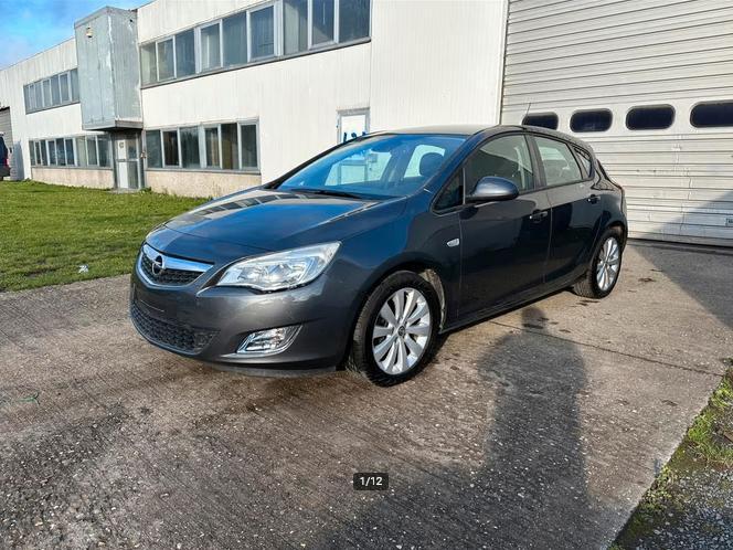 OPEL Astra Bj.2011 , 1.6 benzine/142.000km..Airco .Euro 5, Auto's, Opel, Bedrijf, Astra, Benzine, Euro 5, Ophalen