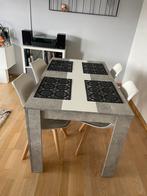 Table salle à manger + 4 chaises avec coussins de rechange, Huis en Inrichting, Complete eetkamers, Zo goed als nieuw