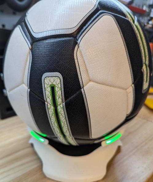 Adidas Smart Ball, Size 5 (White), Sport en Fitness, Voetbal, Zo goed als nieuw, Bal, Ophalen of Verzenden