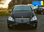Mercedes-Benz A 150 AUTOMAAT/WIRELESS CARPLAY/COATING/FACELI, Auto's, Automaat, Achterwielaandrijving, Beige, 95 pk