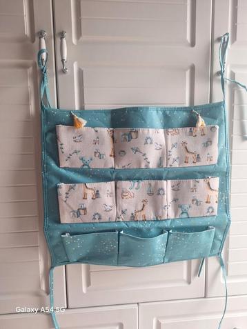 Baby closet organizer beschikbaar voor biedingen