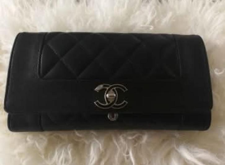 Authentic Chanel Soft black lambskin long flap wallet limite, Handtassen en Accessoires, Portemonnees, Zo goed als nieuw, Overige merken