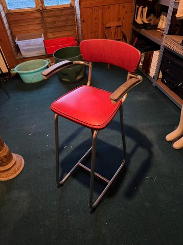 Vintage kapperstoel/barstoel beschikbaar voor biedingen
