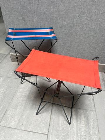 2 vintage plooibare kampeerstoeltjes / vissersstoeltjes beschikbaar voor biedingen