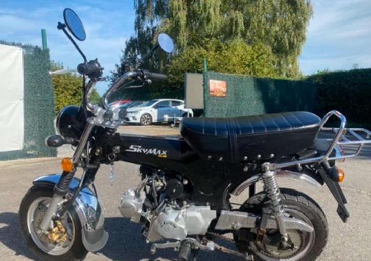 Dax skyteam, Fietsen en Brommers, Brommers | Honda, Zo goed als nieuw, Overige modellen, Klasse B (45 km/u), Ophalen