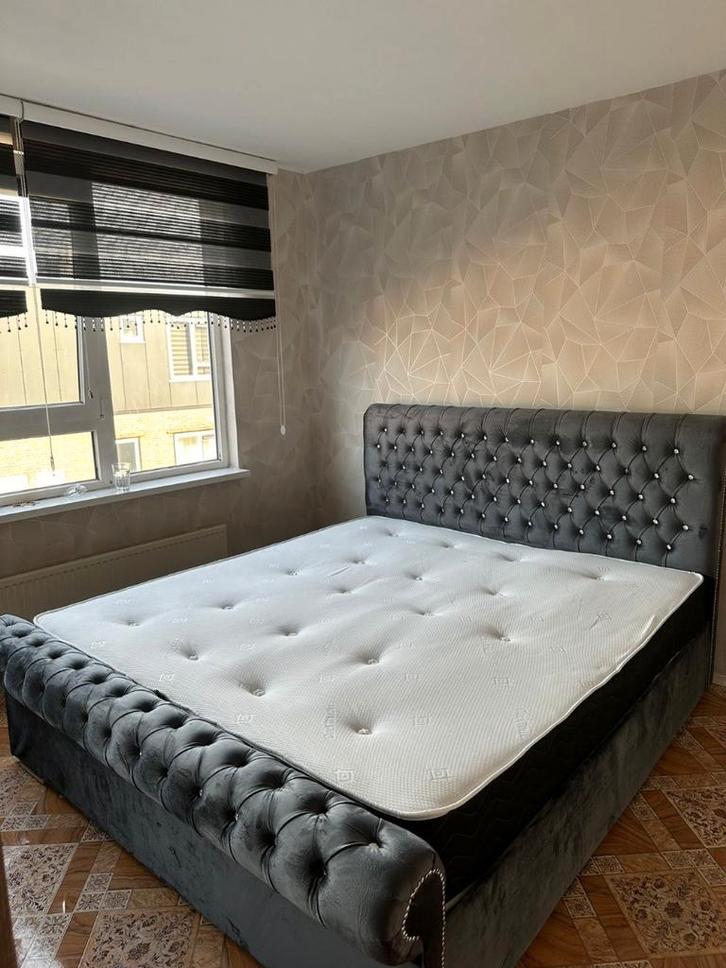 Luxe fluwelen bed – elegant design met premium comfort, Huis en Inrichting, Slaapkamer | Beddengoed, Nieuw, Zwart, Verzenden