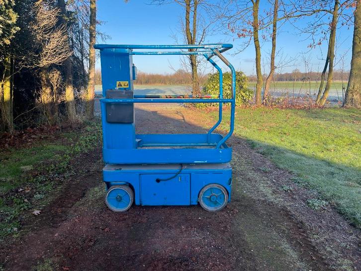 UpRight Masthoogwerker (Accu's leeg), Zakelijke goederen, Overige Zakelijke goederen, Ophalen