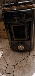 Petit poêle en fonte 7kw charbon .  Avec toutes les pieces, Enlèvement