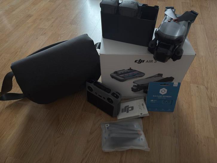 DJI AIR 3 fly more combo, Audio, Tv en Foto, Drones, Zo goed als nieuw, Ophalen of Verzenden
