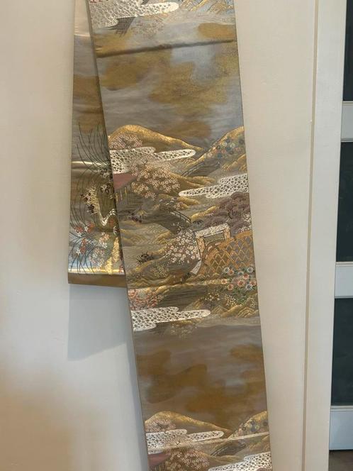 Obi Japonaise Vintage Broderie de Paysage Printanier, Antiek en Kunst, Antiek | Kleding en Textiel, Dames, Ophalen of Verzenden