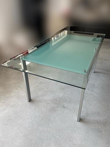 Eettafel glas disponible aux enchères