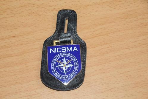 OTAN - NATO „NICSMA” -borsthanger, Verzamelen, Militaria | Algemeen, Landmacht, Embleem of Badge, Verzenden