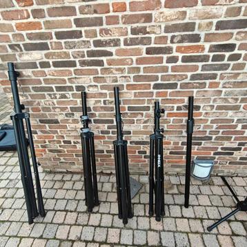 Verschillende statieven beschikbaar voor biedingen