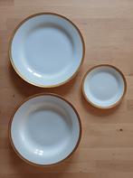 36 HUTSCHENREUTHER porseleinen borden met fijne gouden inleg, Huis en Inrichting, Keuken | Servies, Ophalen of Verzenden, Zo goed als nieuw