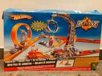 Hot Wheels Trick Tracks Triple Stunt Starter Set – L8956 (2, Kinderen en Baby's, Speelgoed | Racebanen, Ophalen, Racebaan, Zo goed als nieuw