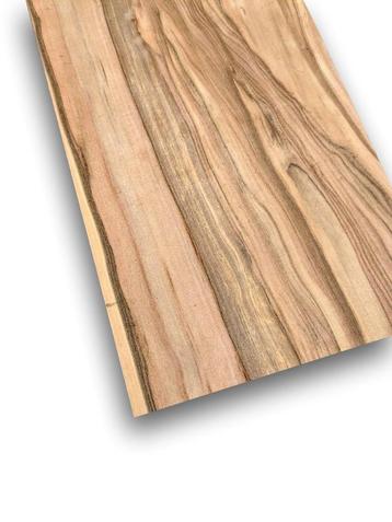 Red gum (satijnnoten) fineer | 80x16 cm beschikbaar voor biedingen