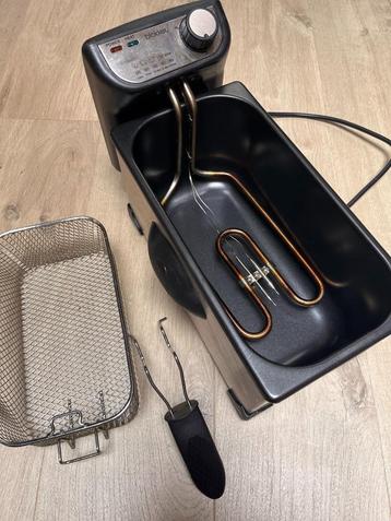 kleine friteuse, frituurpan beschikbaar voor biedingen