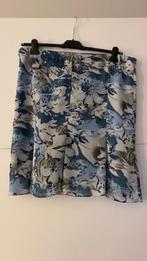 Blauwgrijze rok met bloemenprint, Vêtements | Femmes, Jupes, Taille 42/44 (L), Enlèvement ou Envoi, Comme neuf, Longueur genou