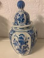 Handbeschilderde Royal Delft dekselvaas – 35 cm, begin 1900., Antiek en Kunst, Ophalen of Verzenden
