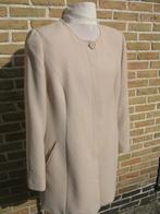 Klassieke beige jas: maat 48, Kleding | Dames, Grote Maten, Ophalen of Verzenden, Beige, Jas of Mantel