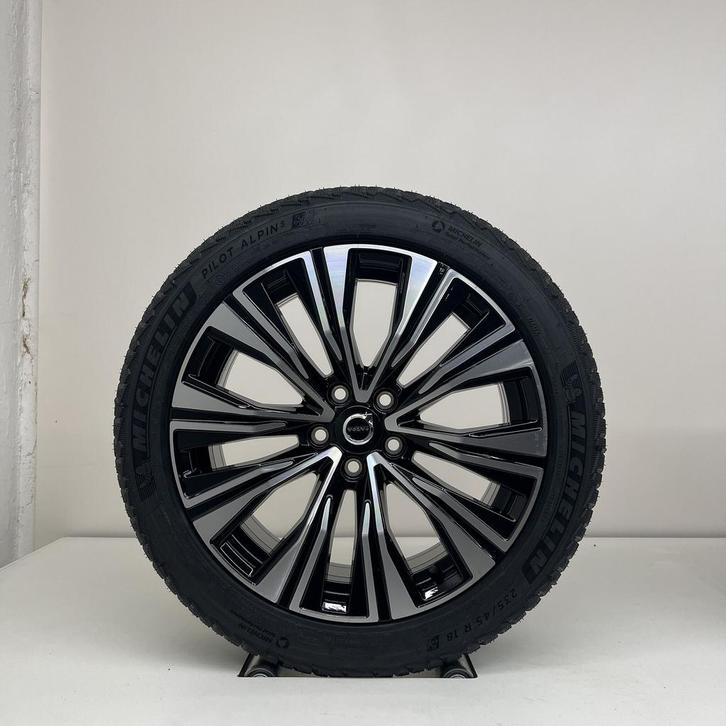 Volvo NIEUWE 18 inch velgen + winterbanden V60 / S60 2018-, Auto-onderdelen, Banden en Velgen, Banden en Velgen, Winterbanden