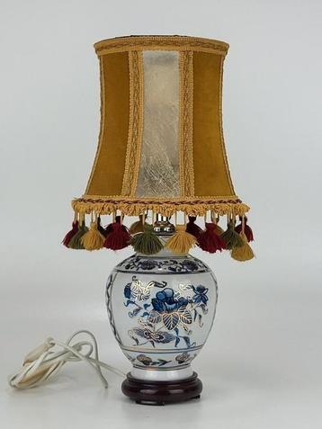 Vintage lamp met Chinese vaas beschikbaar voor biedingen