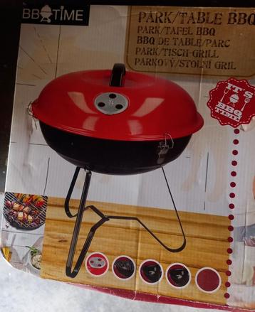 La nouvelle table de barbecue n'est pas encore ouverte, Enlèvement, Comme neuf