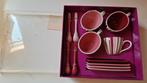 Service 4 tasses soucoupes et cuillères neuf poss. dinette, Ophalen, Nieuw