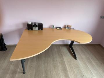 Bureau beschikbaar voor biedingen