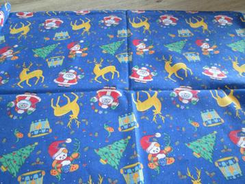 Nappe en tissu décor de Noël.     beschikbaar voor biedingen
