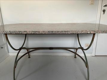 Très belle table à manger marbre et fer forgé, 150 à 200 cm, Cinq personnes ou plus, Comme neuf, Enlèvement