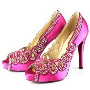 Christian Louboutin roze strass dorado kristallen schoenen beschikbaar voor biedingen