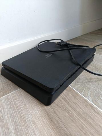 Kapotte ps4 slim  beschikbaar voor biedingen