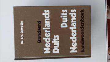 Woordenboek  beschikbaar voor biedingen